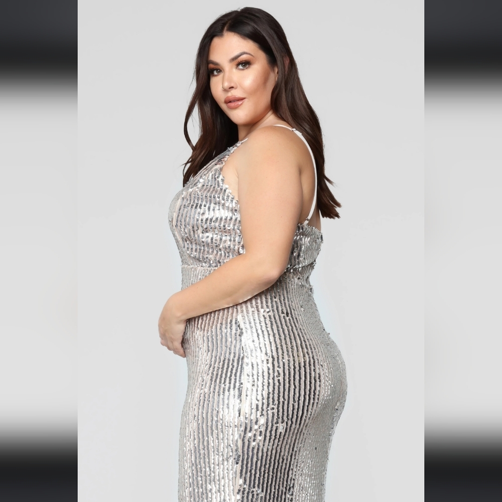 Isla Rosa Sequin Dress - Picture 5 of 8